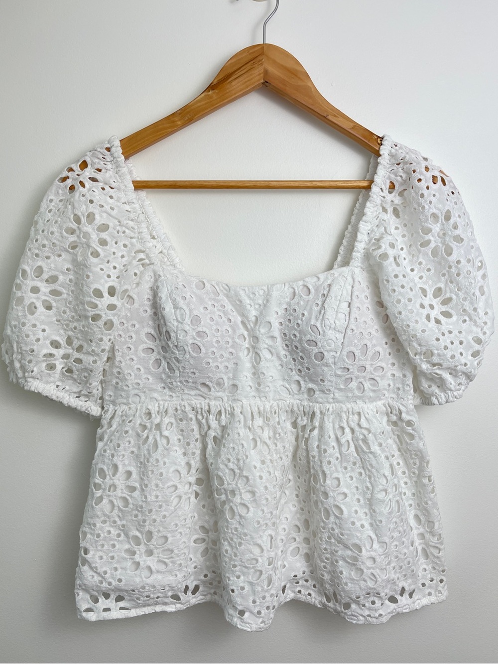 Lilly Pulitzer White Eyelet Square Neck Peplum Top Size 2